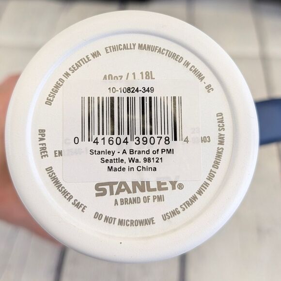 Stanley 40 oz Quencher H2.0 FlowState Tumbler – Ltd. Edition Abstract Ge… - Picture 6 of 7